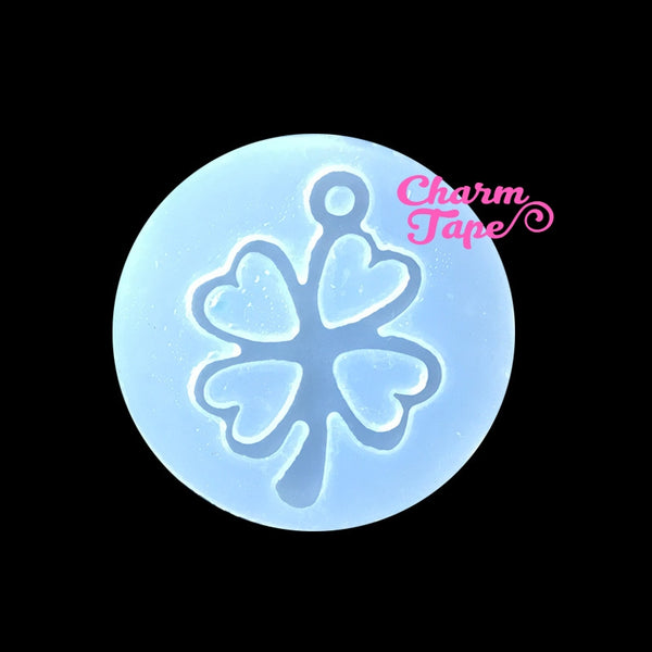 Clover Leaf charm Silicon mold flexible, for polymer clay, resin jewelry Q146