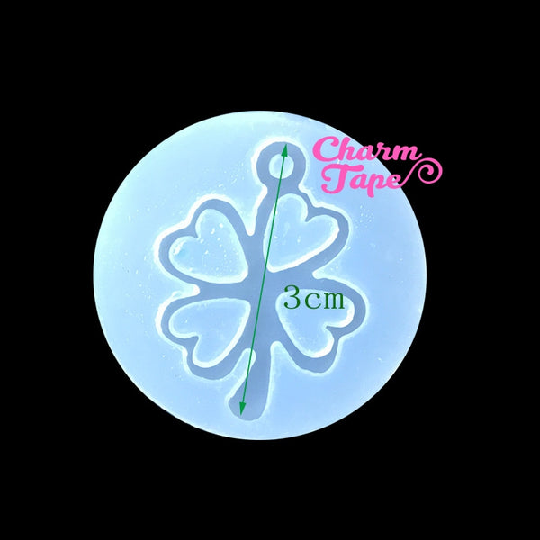 Clover Leaf charm Silicon mold flexible, for polymer clay, resin jewelry Q146